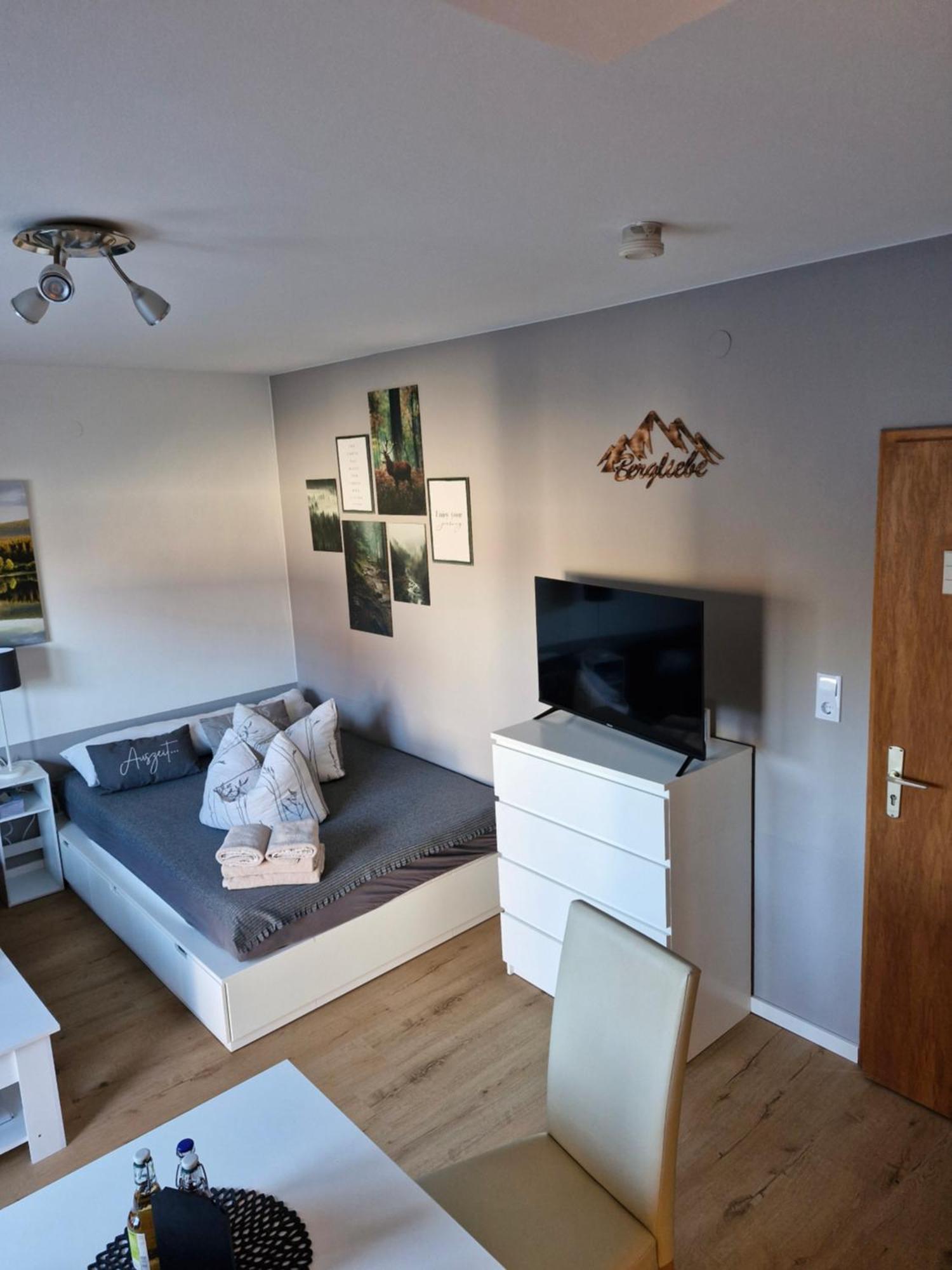 Apartment Mit Garten Бад Лаутерберг Екстериор снимка